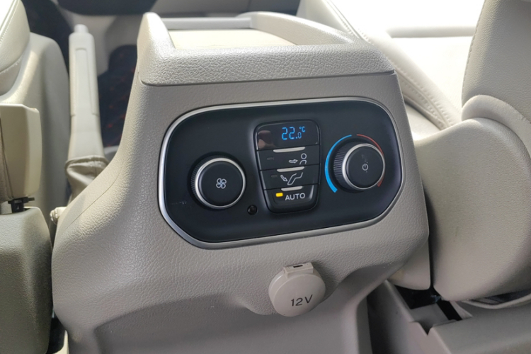 福特 途睿欧 2017款 2.0T 自动精睿版中控内饰7011