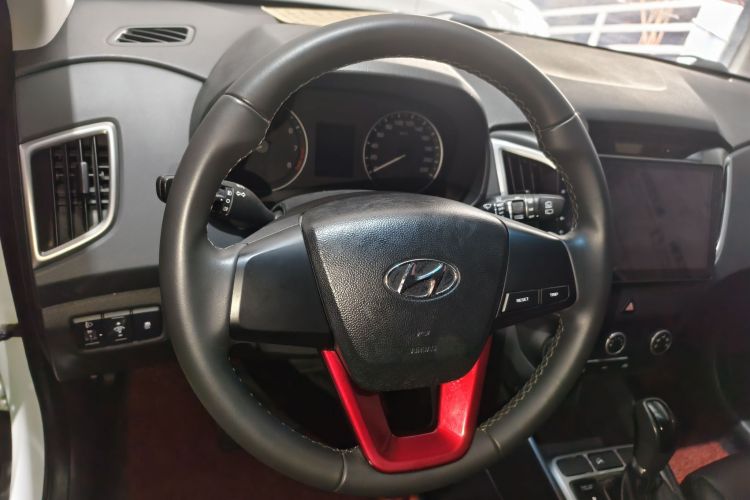 北京现代ix25 2015款 1.6L 自动两驱智能型GLS中控内饰7002