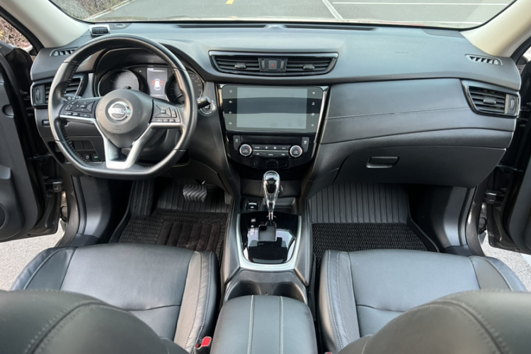 日产 奇骏 2021款 2.0L CVT 2WD XL Premium尊享纪念版中控内饰7004