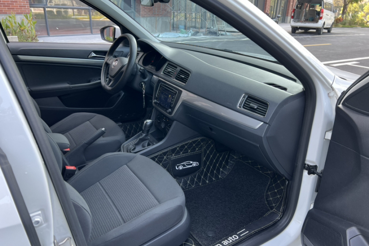 大众 朗逸 2017款 1.6L 自动风尚版中控内饰7008