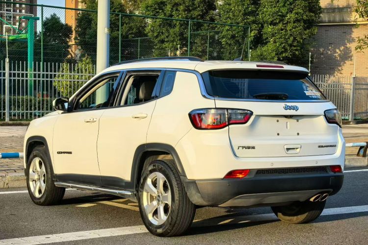 Jeep 指南者 2020款 220T 自动精英版车身外观6003