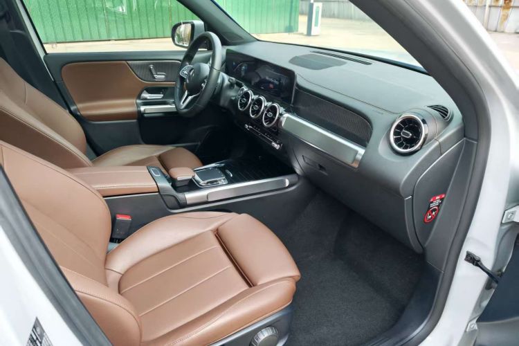 奔驰GLB 2020款 GLB 200 动感型局部细节22