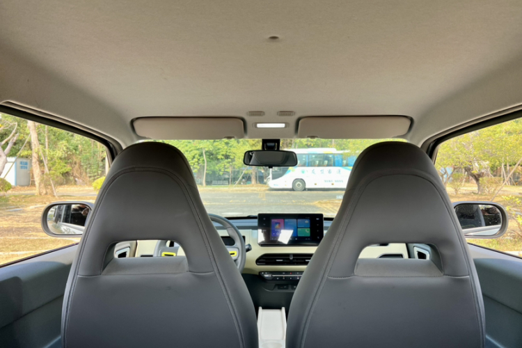 吉利银河 2024款 200km 熊猫骑士中控内饰7012