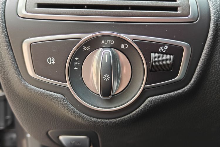 奔驰C级 2020款 改款 C 260 L中控内饰7006