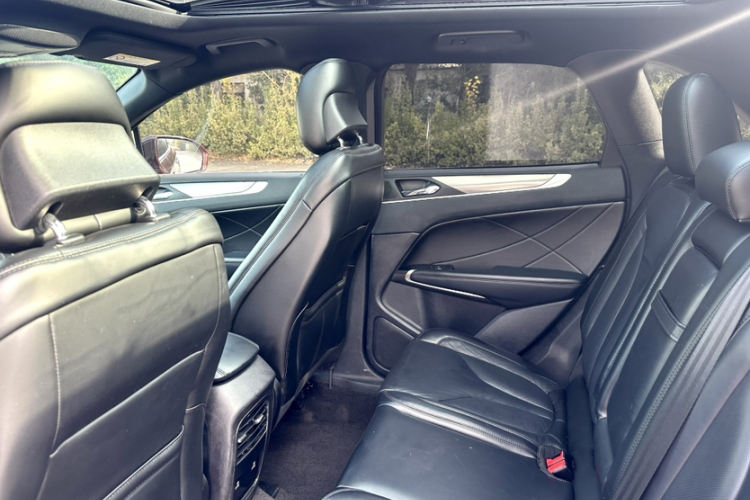 林肯MKC 2019款 2.0T 两驱尊享版 国VI中控内饰7010