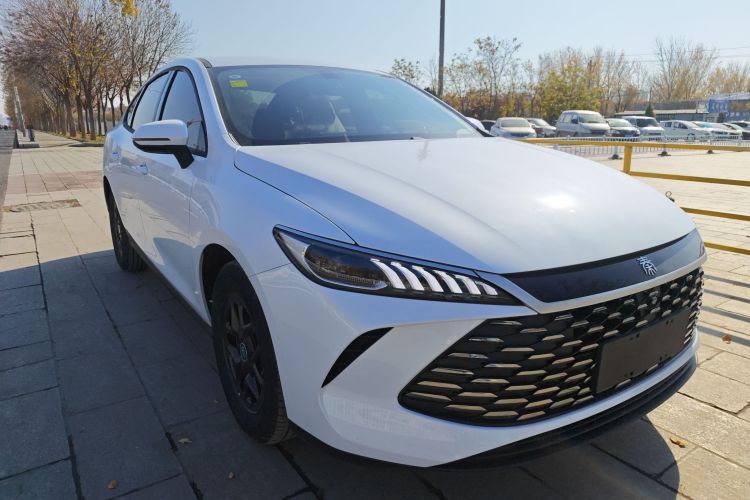 比亚迪 秦PLUS 2025款 DM-i 智驾版 55KM领先型车身外观6002