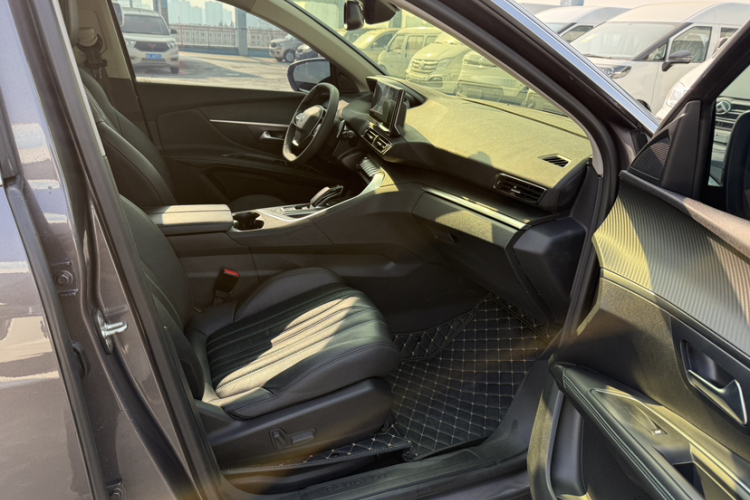 标致4008 2021款 360THP 科技版中控内饰7002