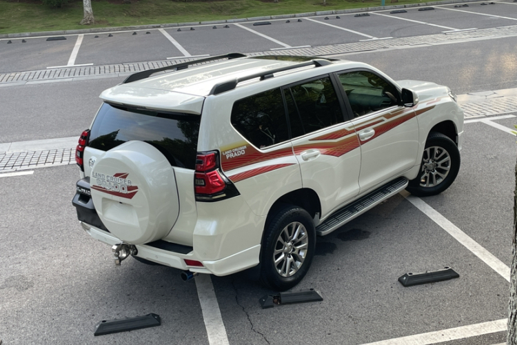 丰田 普拉多 2019款 3.5L 自动TX-L尊享版后挂备胎车身外观6002