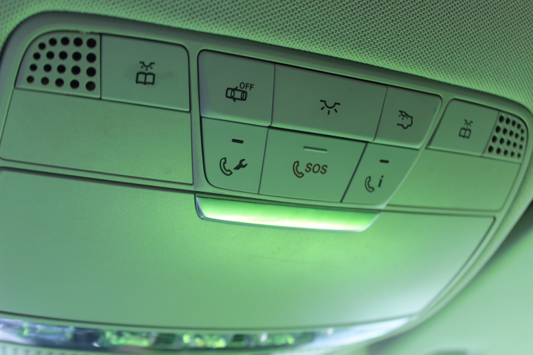 奔驰C级 2017款 C 200 L 运动版中控内饰7006