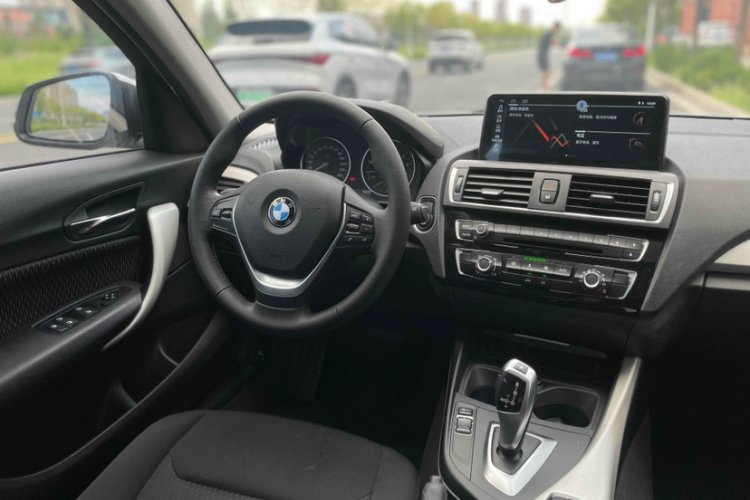 宝马1系(进口) 2016款 118i 领先型中控内饰7004