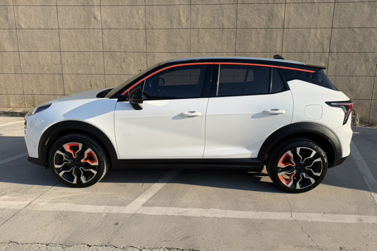 领克06 2020款 1.5T 耀Halo车身外观6002