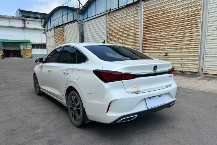 长安 逸动 2021款 PLUS 蓝鲸NE 1.4T GDI DCT尊贵型车身外观6003