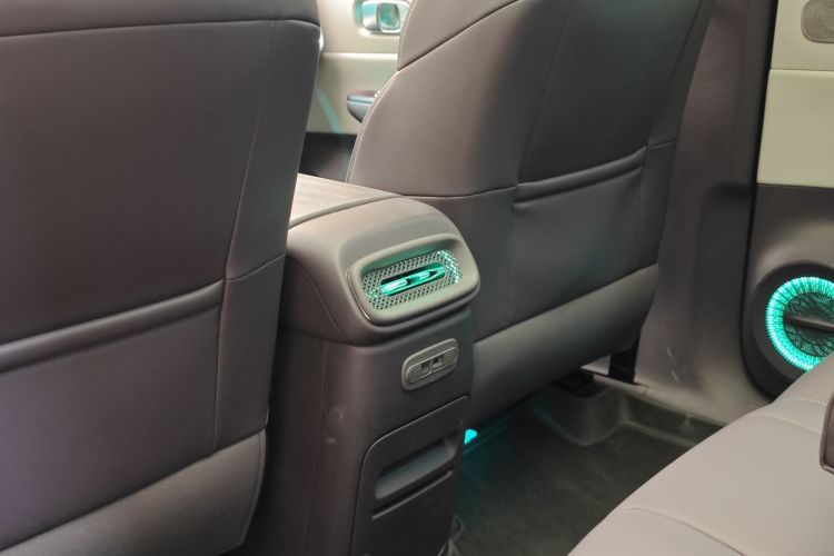 零跑汽车 零跑B10 2025款 510悦享版中控内饰7013