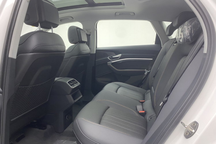 奥迪e-tron 2021款 50 quattro 豪华型中控内饰7003