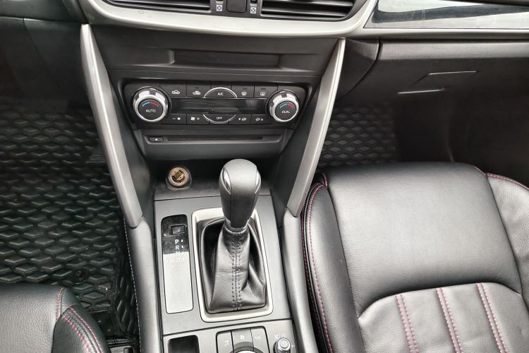 马自达CX-4 2018款 2.0L 自动两驱蓝天探索版 国V中控内饰7011