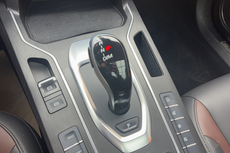 魏牌 VV5 2020款 1.5T 两驱智先锋局部细节18