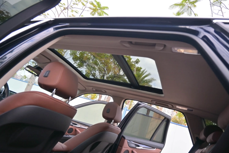 宝马X5（平行进口）中控内饰7010