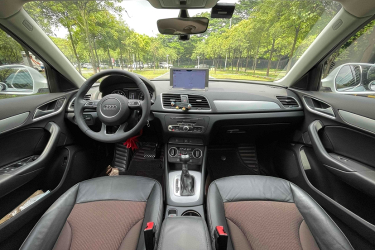 奥迪Q3 2018款 35 TFSI 时尚型典藏版中控内饰7001