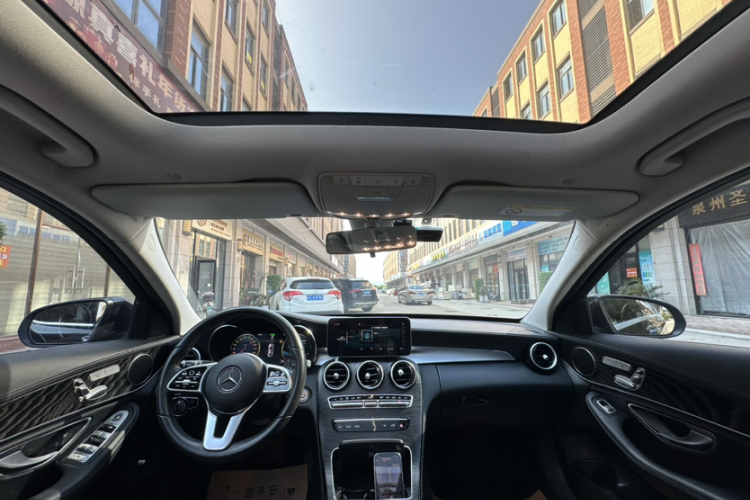 奔驰C级 2019款 改款 C 260 L 运动版中控内饰7003