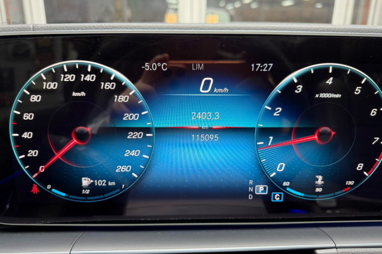 奔驰GLE 2020款 改款 GLE 350 4MATIC 时尚型中控内饰15