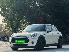 MINI 2019款 1.5T COOPER 艺术家 五门版