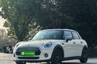MINI 2019款 1.5T COOPER 艺术家 五门版