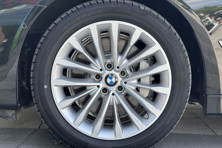 宝马5系 2020款 530Li 尊享型 豪华套装车身外观6011