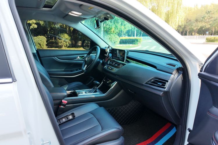 长安CS75 2021款 荣耀百万版 280T DCT豪华型中控内饰7007