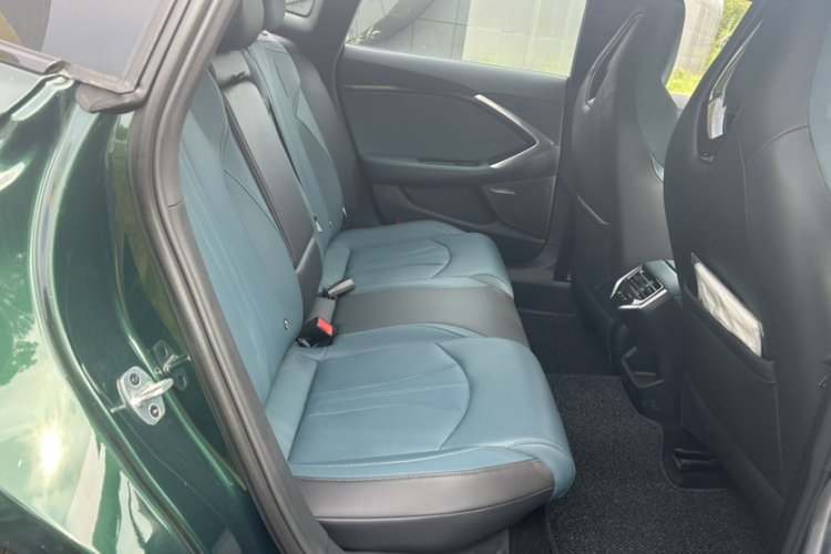 名爵 MG7 2023款 2.0T 自动Trophy+激擎耀世版中控内饰7004