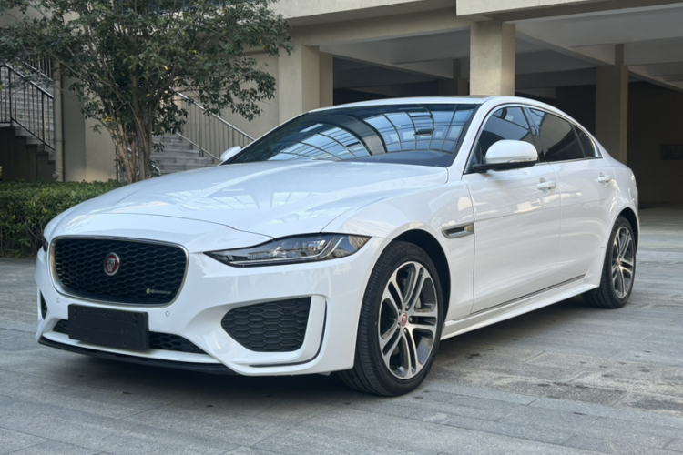 捷豹XEL 2022款 2.0T 250PS R-DYNAMIC S进取运动版车身外观1