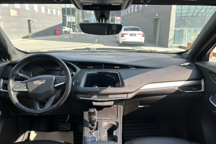 凯迪拉克XT4 2020款 28T 两驱领先型中控内饰7003