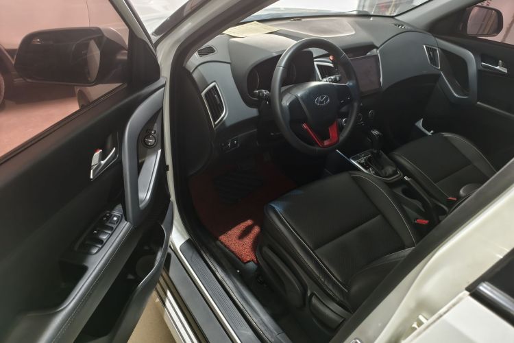 北京现代ix25 2015款 1.6L 自动两驱智能型GLS中控内饰7005