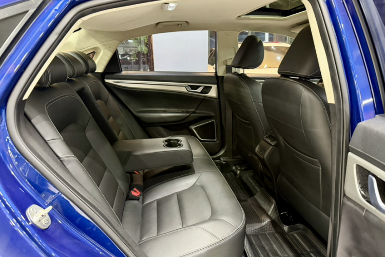 吉利汽车 帝豪GL 2017款 1.3T DCT精英型车身外观6004