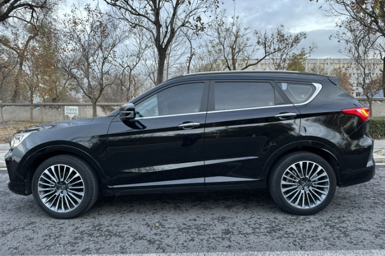 捷途X70 2020款 1.5T 手动尊行版 5座车身外观6005