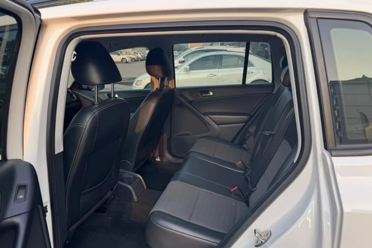 大众 途观 2016款 300TSI 自动两驱风尚版中控内饰7003