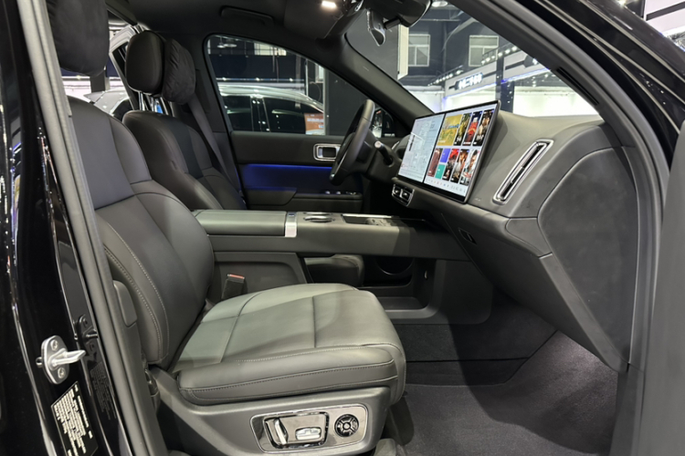 理想汽车 理想L9 2024款 Ultra中控内饰7008