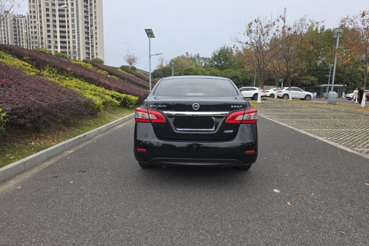 日产 轩逸 2014款 1.6XV CVT尊享版车身外观6006