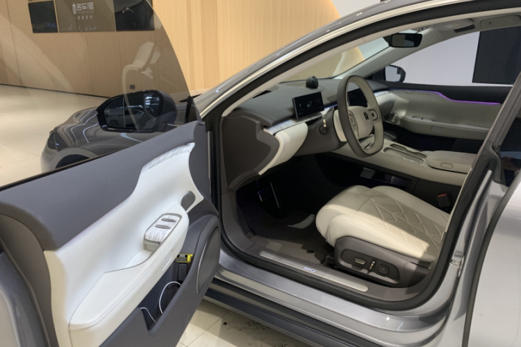 蔚来ET7 2024款 75kWh 行政签名版中控内饰7002