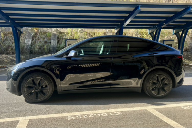 特斯拉 Model Y 2022款 改款 后轮驱动版车身外观6008