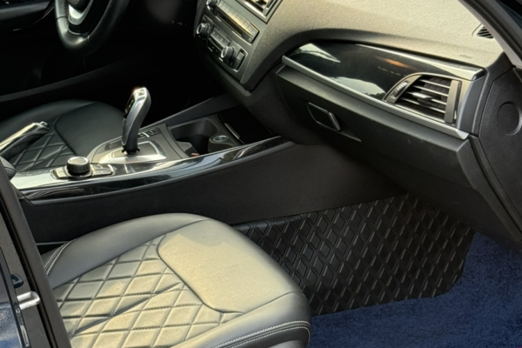 宝马1系(进口) 2013款 改款 116i 都市型中控内饰7004