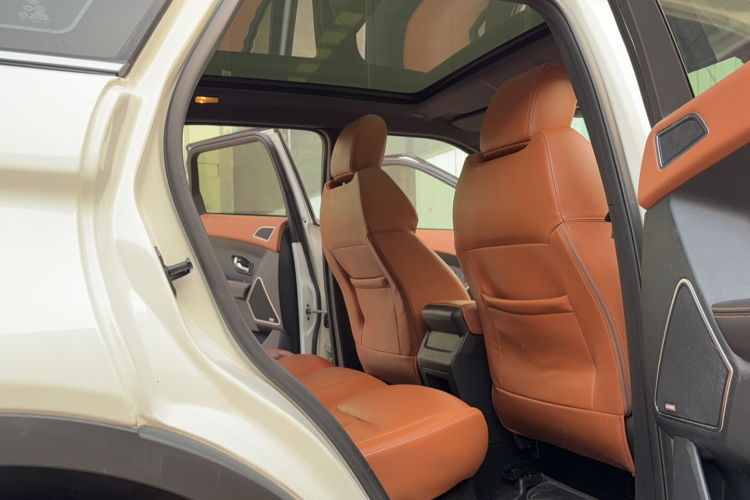 陆风X7 2018款 劲越 1.5T 全景尊贵型中控内饰7003