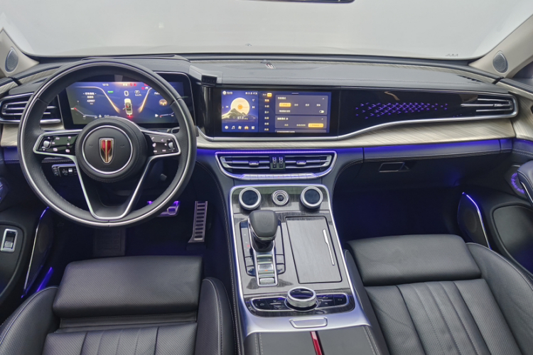 红旗H9 2022款 2.0T 智联旗畅版中控内饰7006