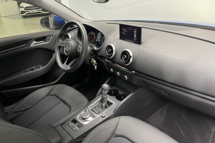 奥迪A3 2019款 Sportback 35 TFSI 时尚型 国VI中控内饰7004