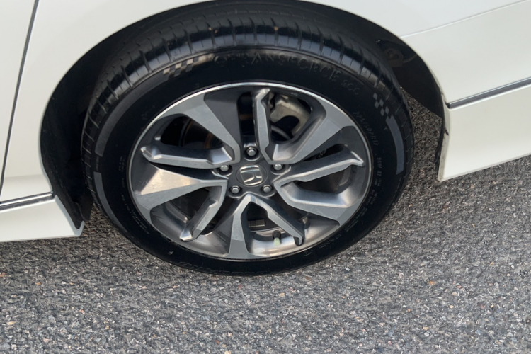 本田 英仕派 2019款 260TURBO 精致版 国VI车身外观6011