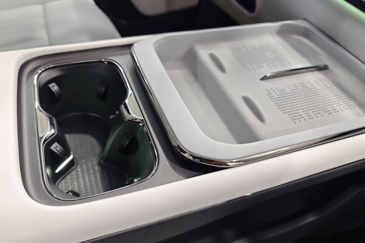 岚图汽车 岚图知音 2024款 长续航智享版中控内饰7001