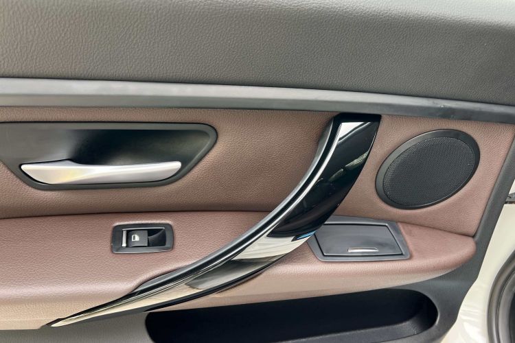 宝马3系 2018款 320Li 领先型M运动套装局部细节9004