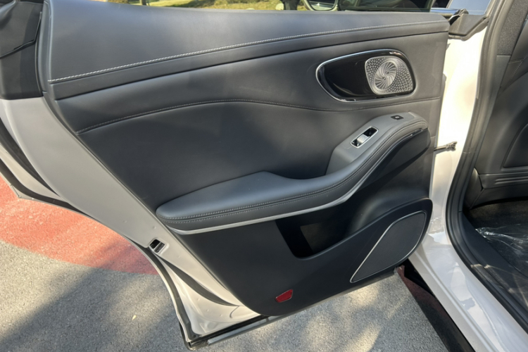 飞凡汽车 飞凡R7 2025款 长续版中控内饰7009