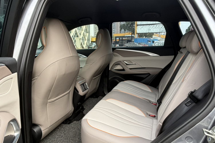 比亚迪 宋Pro新能源 2023款 冠军版 DM-i 71KM领航型中控内饰7004