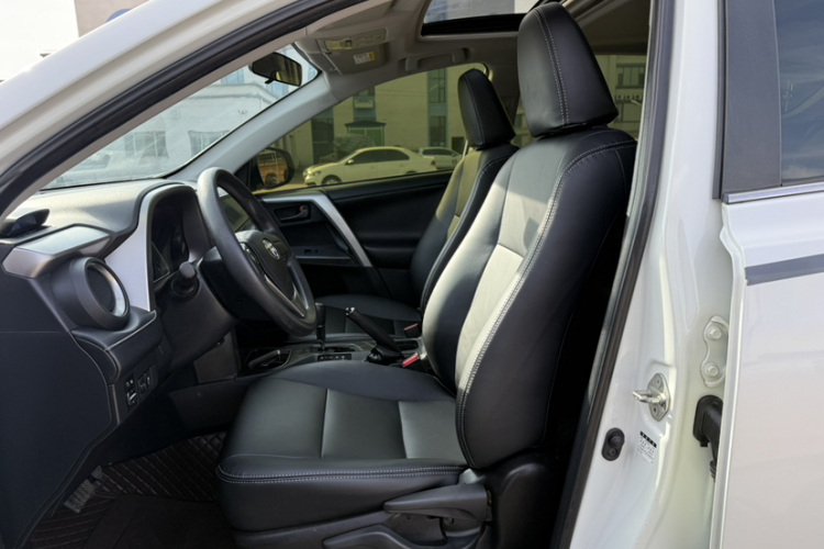 丰田 RAV4荣放 2019款 2.0L CVT两驱先锋版 国V中控内饰7003