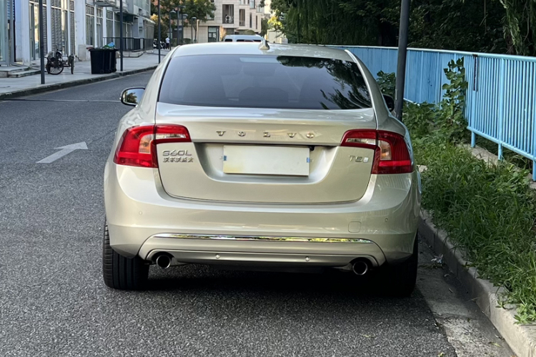 沃尔沃S60 2019款 S60L 改款 T5 智进进阶版车身外观6007